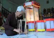 age old artisan keeps the glow of keo quan lanterns alive